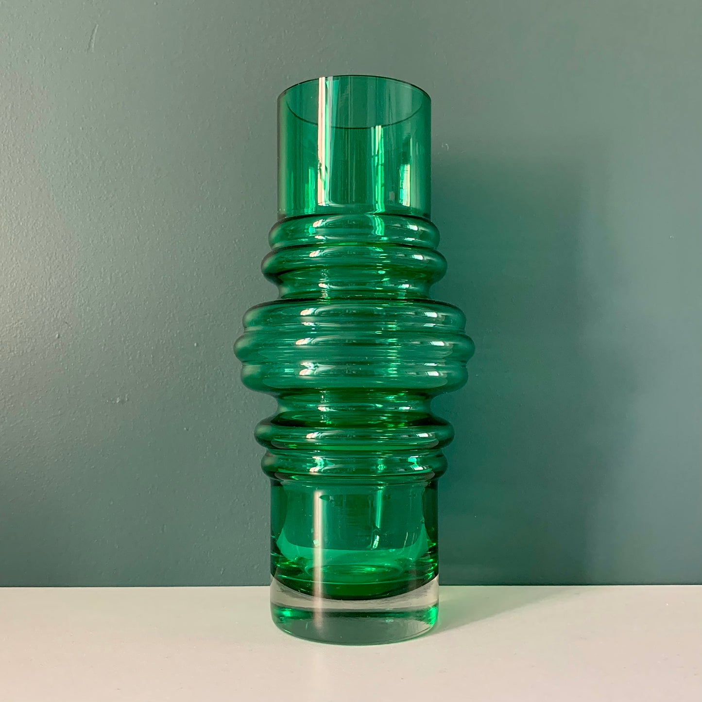 Riihimaki Green Glass Vase Tulppaani Tamara Aladin Vintage 1970s Space Age Sputnik