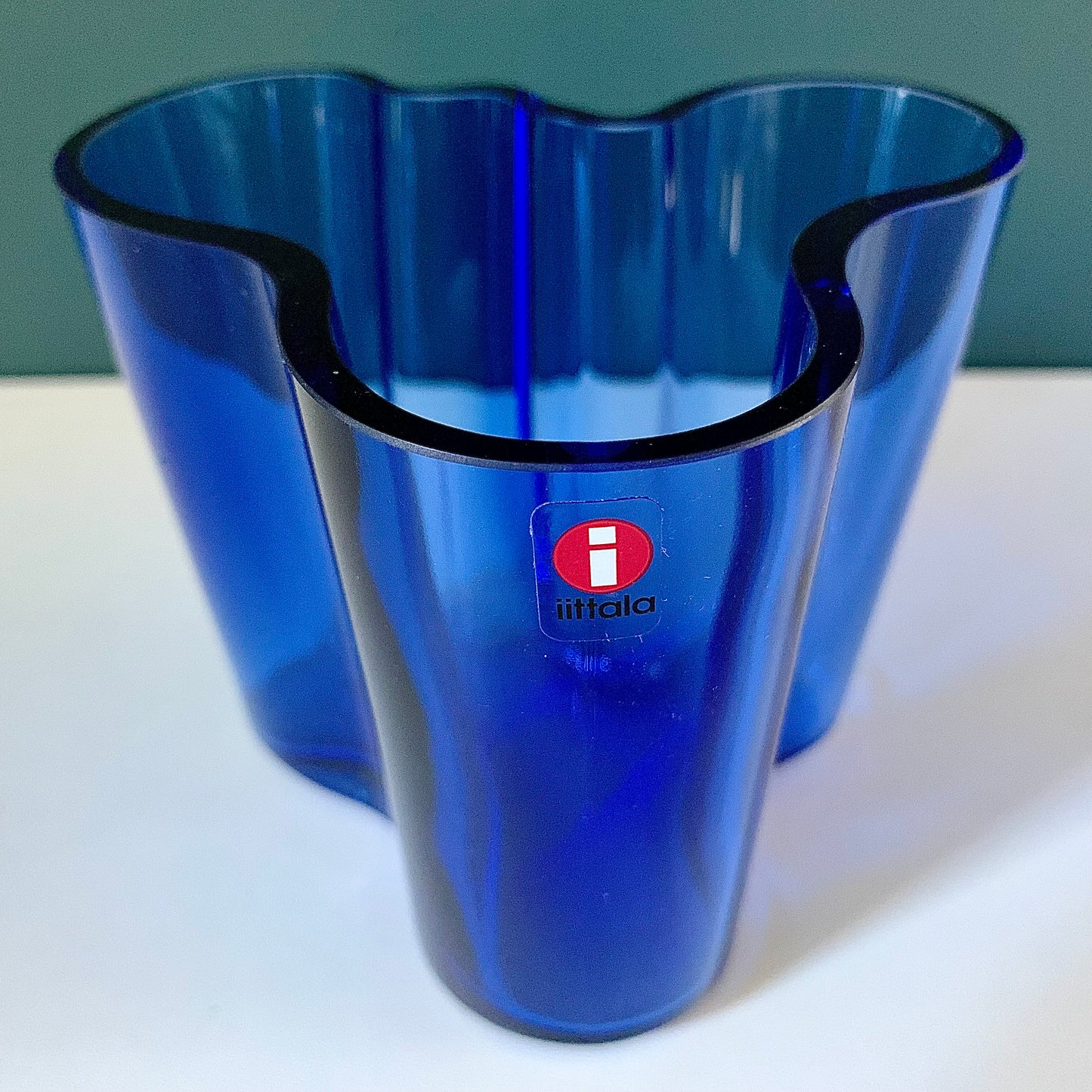 Boxed Vintage Iittala Alvar Aalto Savoy Ultramarine Blue Glass Vase 98mm