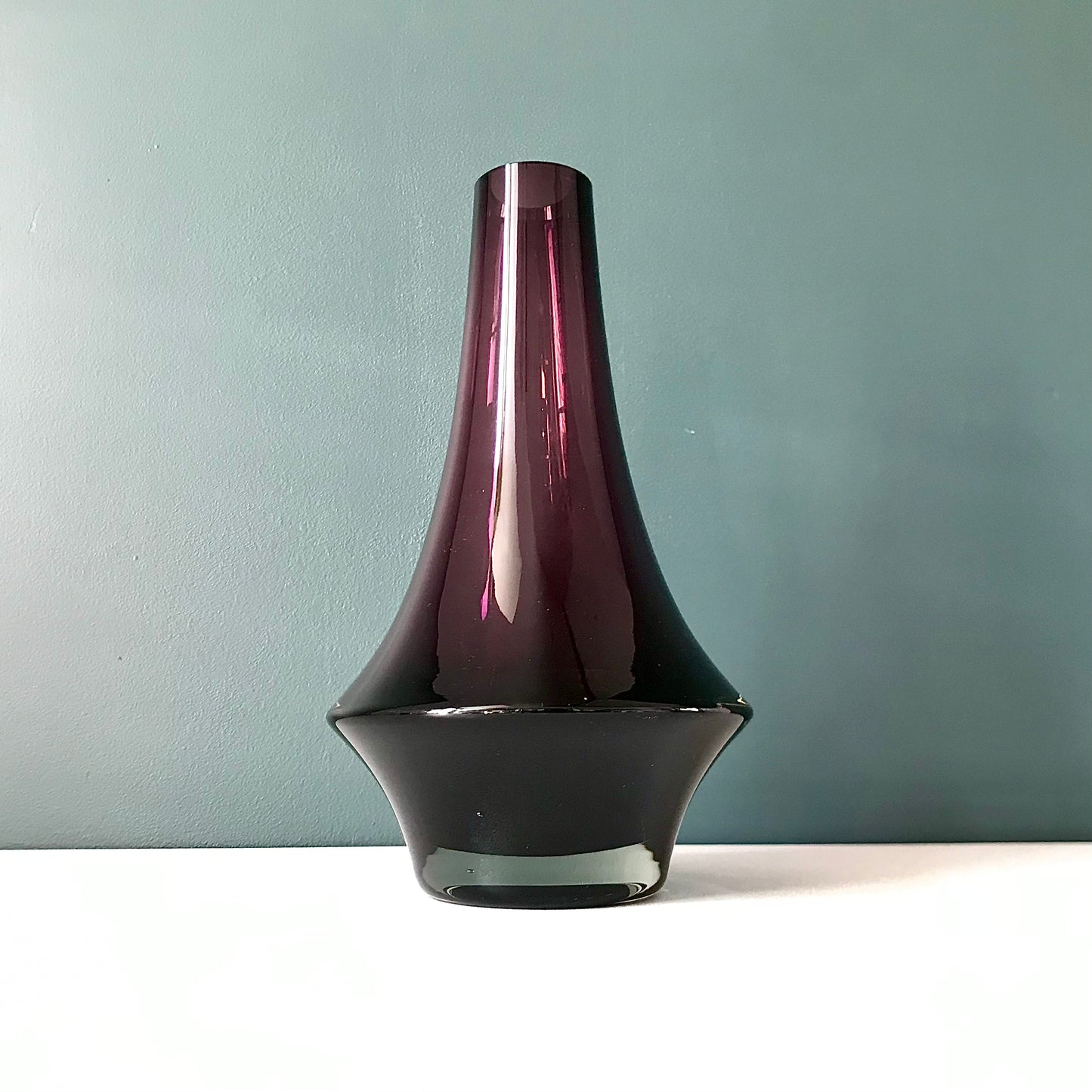 Riihimaki Amethyst Purple Glass Vase Finnish Violet 1379 Vintage 1960s 1970s Retro