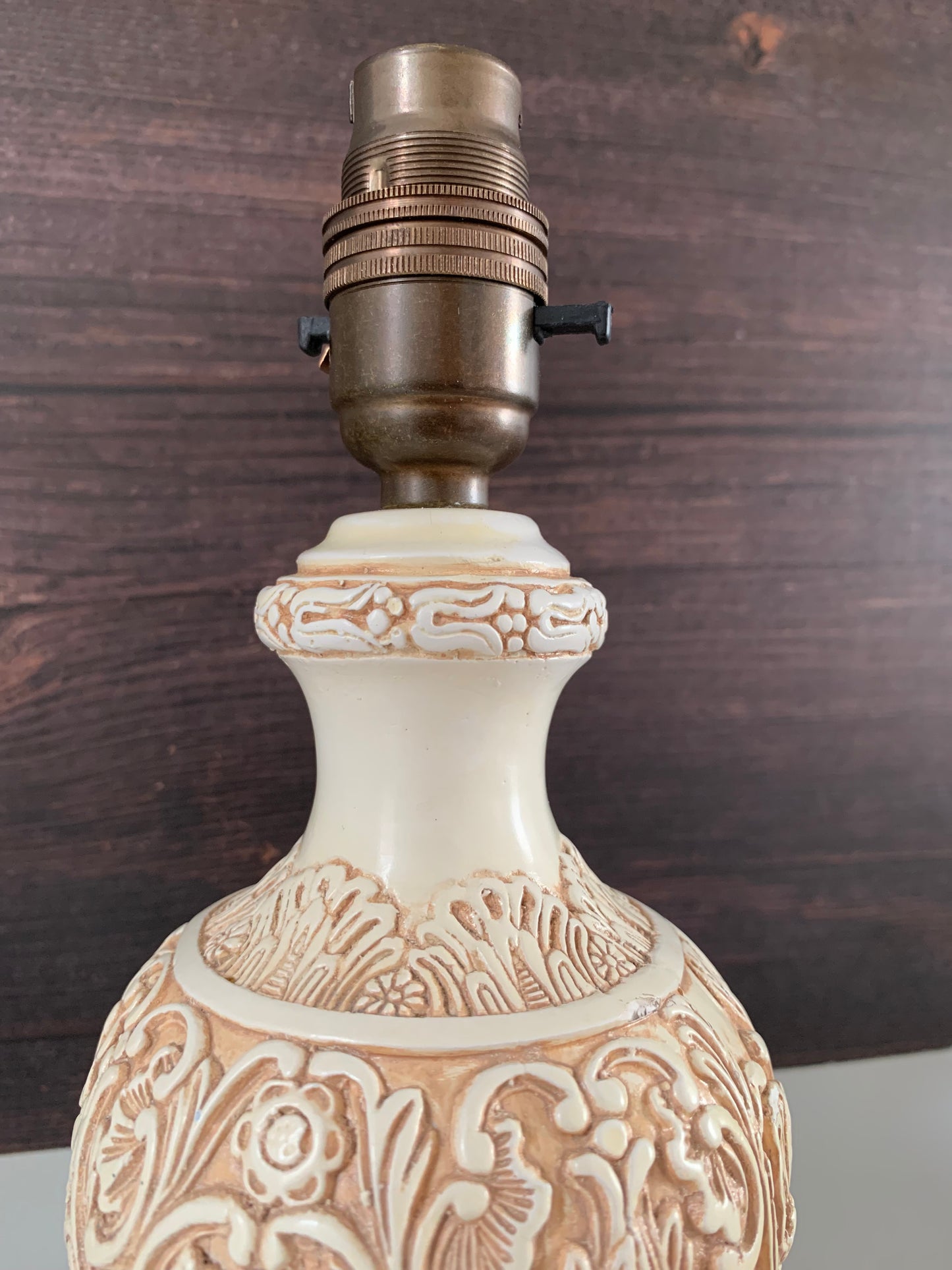 Mid Century Italian Cream Bristolia Ceramic Table Lamp