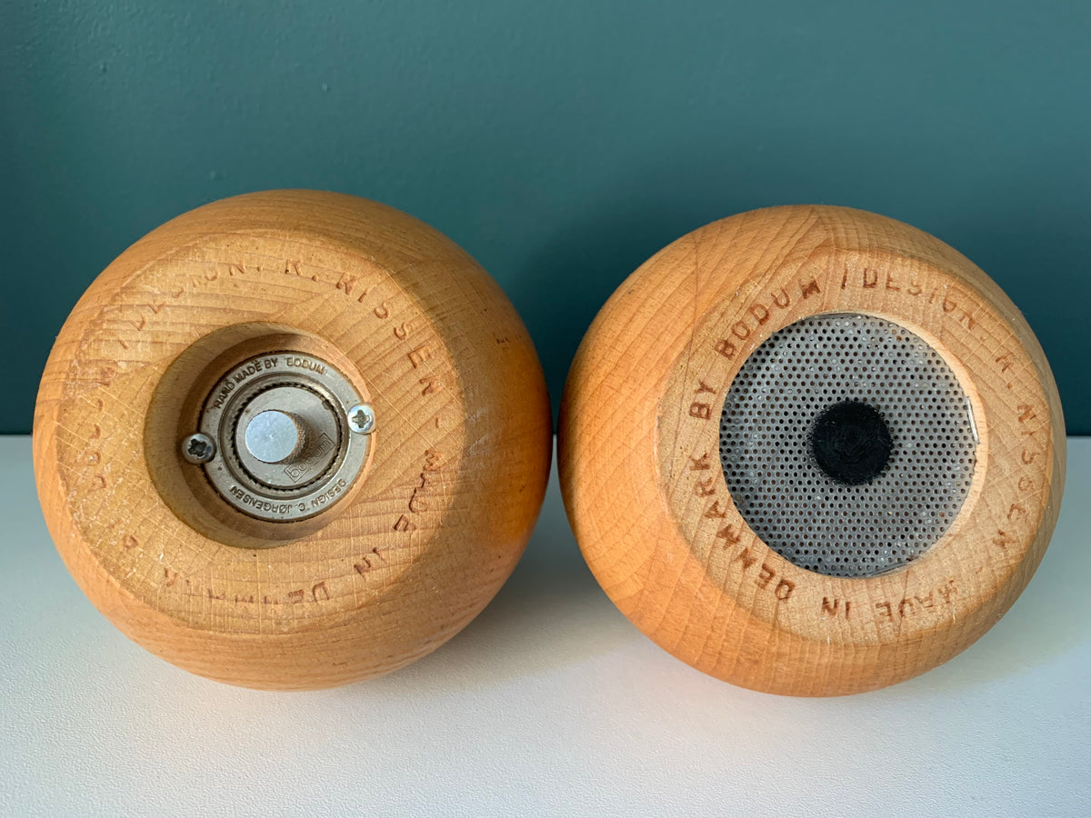 Bodum Nissen Danish Ball Boy Salt Pepper Mills & Stand Set Wood Quistgaard Era