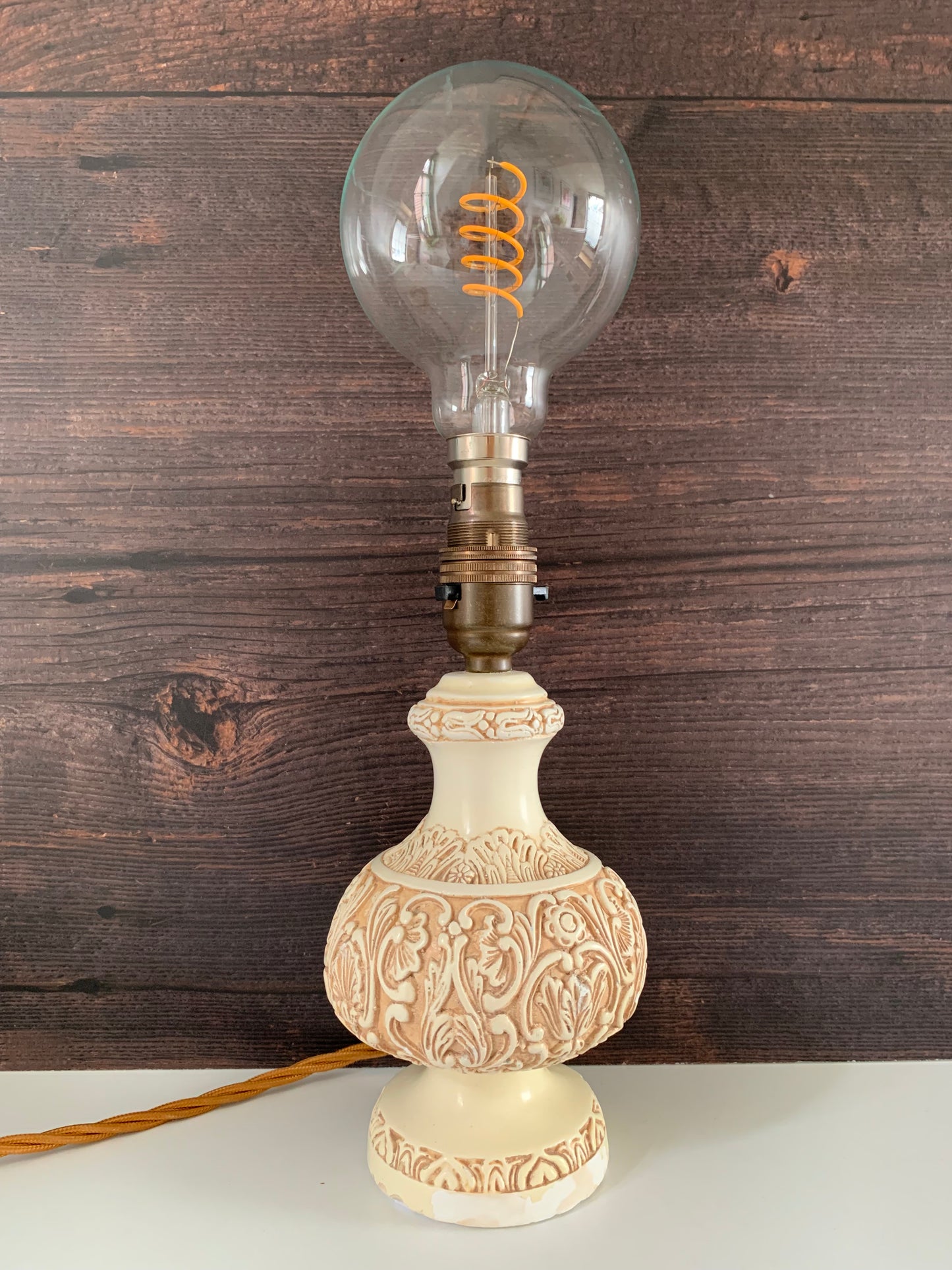 Mid Century Italian Cream Bristolia Ceramic Table Lamp
